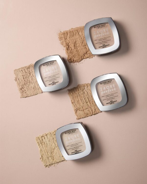 د DEBORAH MILANO 24ORE PERFECT COMPACT POWDER | ديبورا بودرة مضغوطة مطفية مع عامل حماية من الشمس SPF15