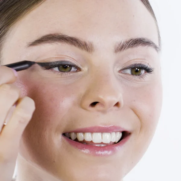 PIXI ENDLESS SILKY EYE PEN | بيكسي كحل تحديد العيون الحريري