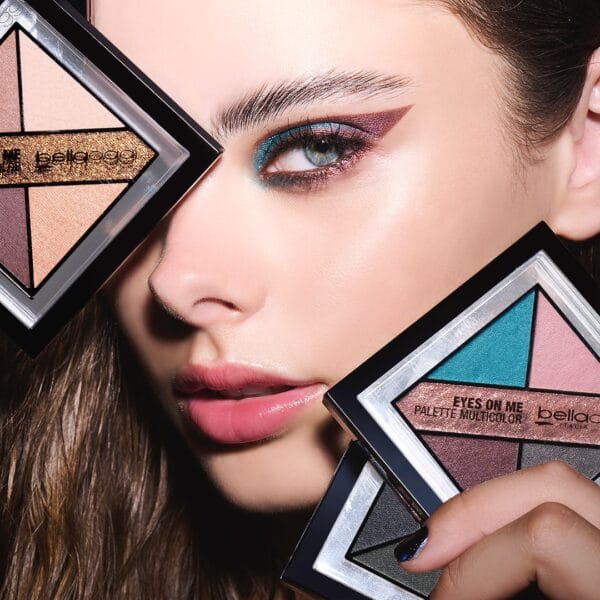 MODELLA_CON_COLLEZIONE (2) BELLAOGGI EYES ON ME PALETTE | بيلا اوجي باليت شدو للعيون