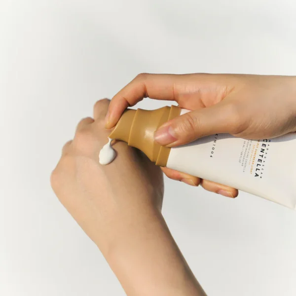 SKIN1004 Madagascar Centella Air-Fit Suncream Light | سنتيلا اير-فت واقي شمس فيزيائي لايت