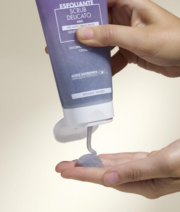 DERMOLAB Deborah Gentle Exfoliating Scrub - 150 ml | ديرمولاب مقشر كريمي لطيف ومجدد لبشرة الوجه - 150 مل