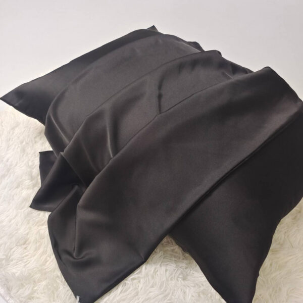 Mura Satin Pillowcase | مورا وجه المخدة الستان